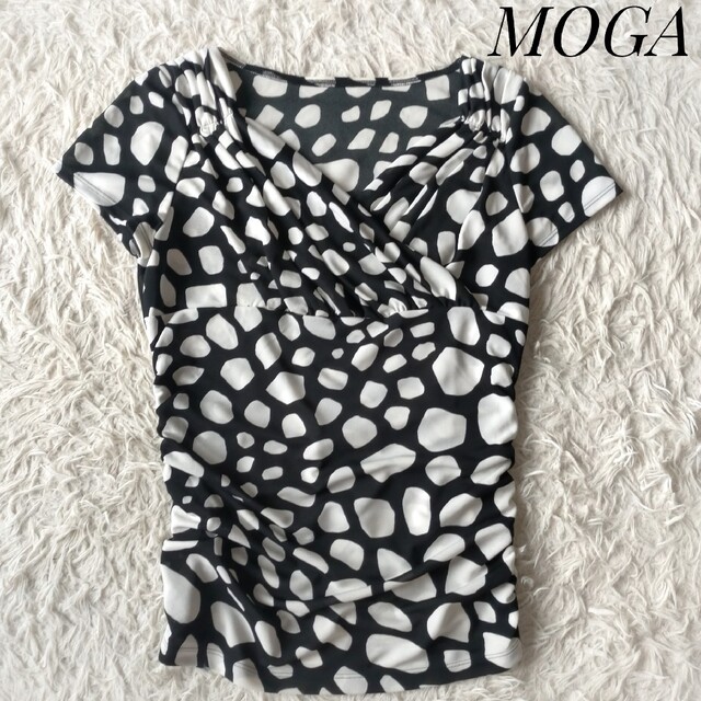 MOGA(モガ)の【MOGA】ギャザーカットソー　サイズ2　シャーリング　総柄　モノトーン レディースのトップス(カットソー(半袖/袖なし))の商品写真