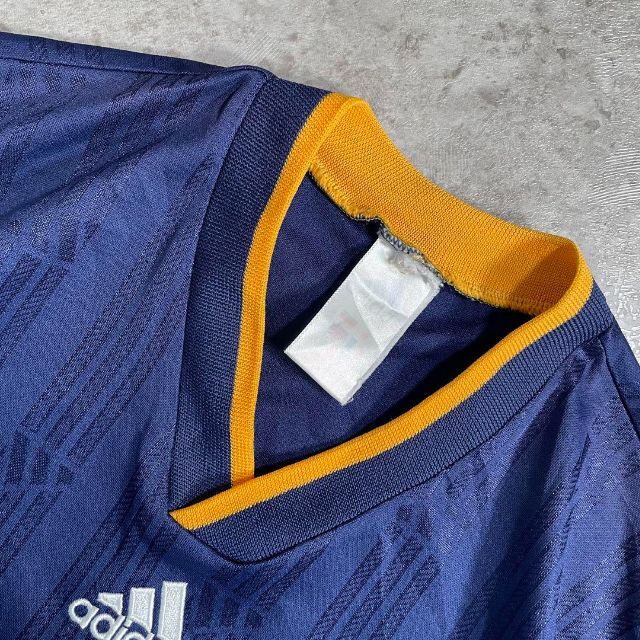 adidas(アディダス)のREAL MADRID CF オフィシャルトレーニングウェア adidas スポーツ/アウトドアのサッカー/フットサル(ウェア)の商品写真