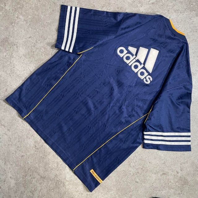 adidas(アディダス)のREAL MADRID CF オフィシャルトレーニングウェア adidas スポーツ/アウトドアのサッカー/フットサル(ウェア)の商品写真