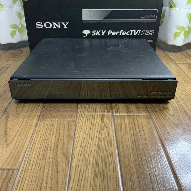 SONY(ソニー)の【ジャンク品】SONY デジタルCS放送チューナー DST-HD1 スマホ/家電/カメラのテレビ/映像機器(その他)の商品写真