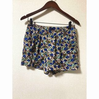 オゾック(OZOC)のOZOC♢花柄ショートパンツ♢美品キュロット(ショートパンツ)