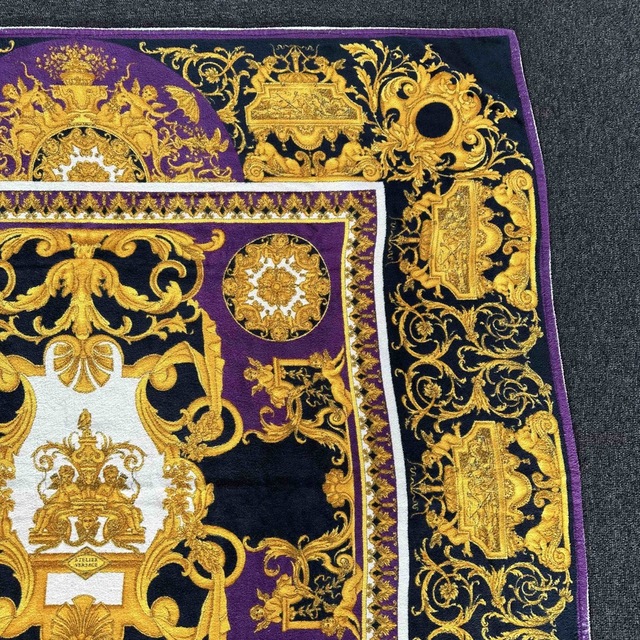 ヴェルサーチ　Versace ビーチタオル　新品　長期保管品