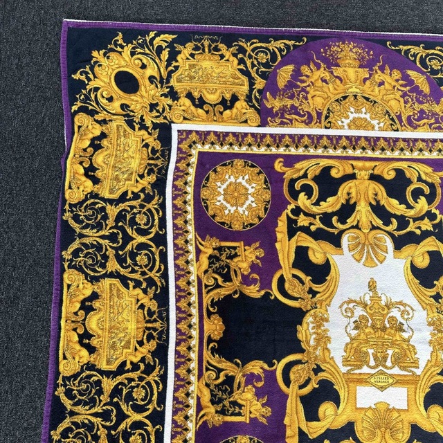 ヴェルサーチ　Versace ビーチタオル　新品　長期保管品