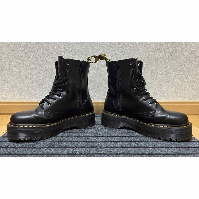 Dr.Martens(ドクターマーチン)のDr.Martens  ドクターマーチン　8ホール　厚底ブーツ メンズの靴/シューズ(ブーツ)の商品写真