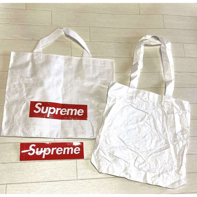 Supreme(シュプリーム)の15FW Supreme Tyvek Tote Bag & Shopper メンズのバッグ(トートバッグ)の商品写真