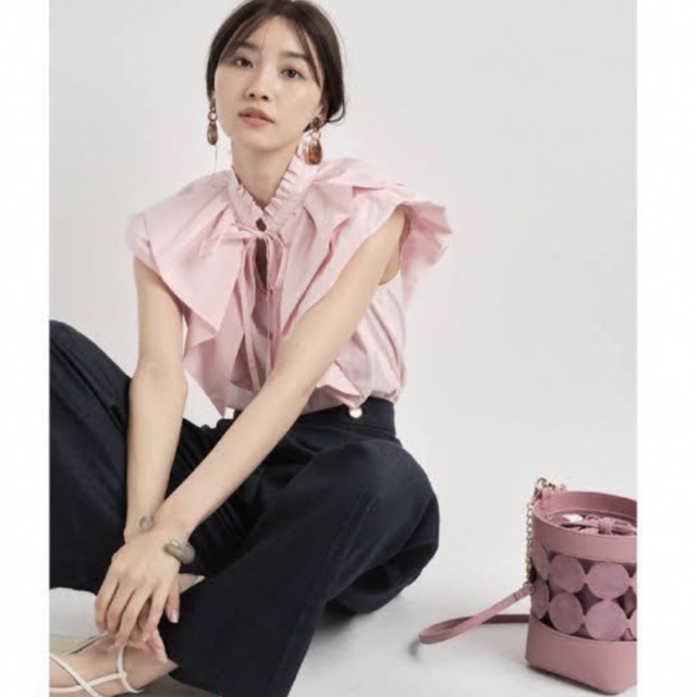 ❇️【美品】❇️JUSGLITTY⭐Aラインブラウス⭐Mサイズ 相当