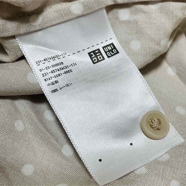 UNIQLO - UNIQLO レーヨン ブラウス ベージュ ドット Sサイズの通販 by milky smile☆原則土日発送|ユニクロならラクマ