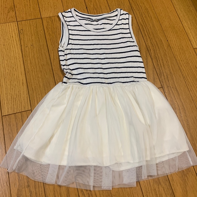 UNIQLO(ユニクロ)のユニクロ　ワンピース　110㎝ キッズ/ベビー/マタニティのキッズ服女の子用(90cm~)(ワンピース)の商品写真