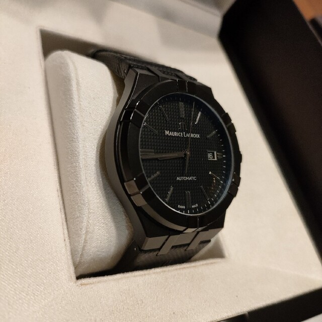 MAURICE LACROIX(モーリスラクロア)のモーリスラクロア　アイコン　オートマチック　オールブラック メンズの時計(腕時計(アナログ))の商品写真