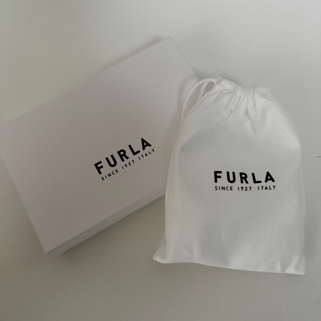 【新品 未使用】FURLA ジップアラウンド 折財布 ムーンストーン