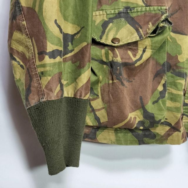 古着　イギリス軍　ミリタリージャケット　カモフラ　迷彩柄 メンズのジャケット/アウター(ミリタリージャケット)の商品写真