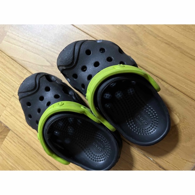 crocs(クロックス)のクロックス キッズ  キッズ/ベビー/マタニティのベビー靴/シューズ(~14cm)(サンダル)の商品写真