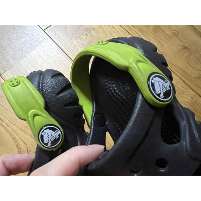 crocs(クロックス)のクロックス キッズ  キッズ/ベビー/マタニティのベビー靴/シューズ(~14cm)(サンダル)の商品写真