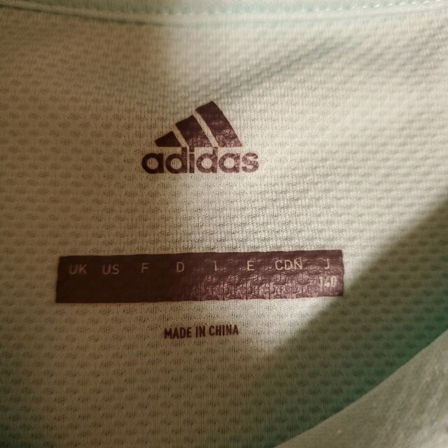 adidas(アディダス)のadidasTシャツ キッズ/ベビー/マタニティのキッズ服女の子用(90cm~)(Tシャツ/カットソー)の商品写真