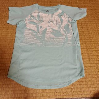 アディダス(adidas)のadidasTシャツ(Tシャツ/カットソー)