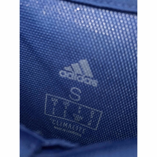 adidas(アディダス)のサッカー　マンチェスターユナイテッド　ポロシャツ　ユニフォーム　アディダス スポーツ/アウトドアのサッカー/フットサル(ウェア)の商品写真