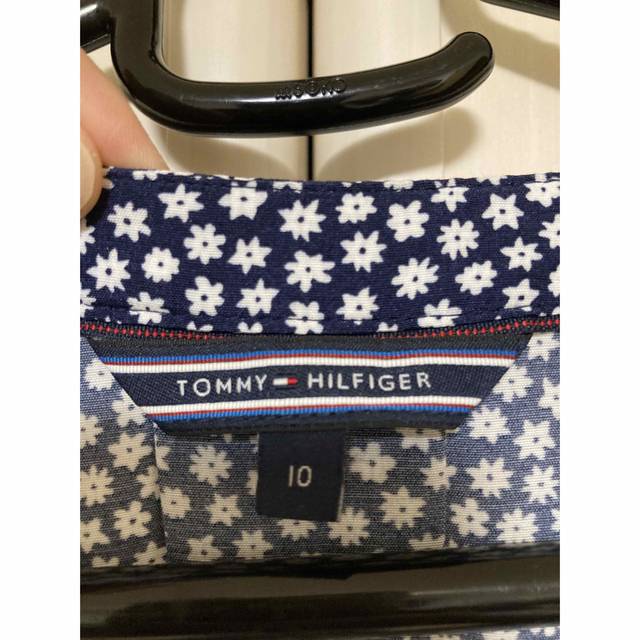 TOMMY HILFIGER(トミーヒルフィガー)のTOMMYHILFIGER トミーヒルフィガー　レディース　ブラウス レディースのトップス(シャツ/ブラウス(長袖/七分))の商品写真