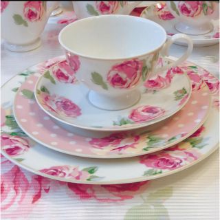 ローラアシュレイ(LAURA ASHLEY)のローラアシュレイ　ティーカップ・プレート(食器)