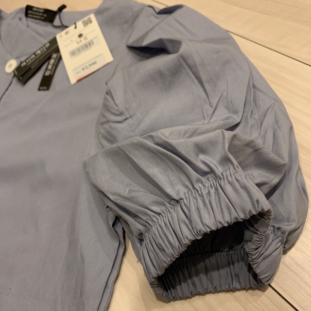 Bershka(ベルシュカ)の新品　ベルシュカ  半袖ブラウス　ブルー レディースのトップス(シャツ/ブラウス(半袖/袖なし))の商品写真