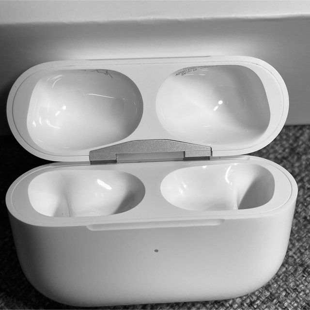 Apple AirPods Pro 充電ケースのみ 870 2