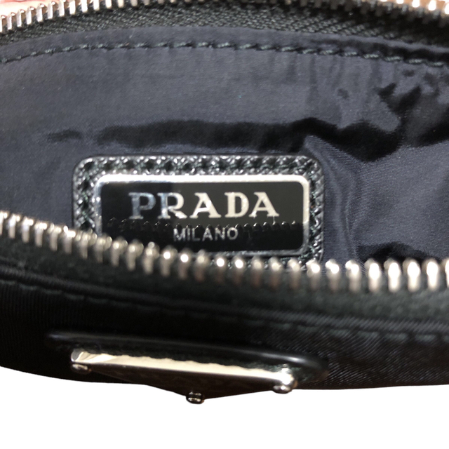 【ギャランティカード付き】PRADA プラダ ポーチ サフィアーノ プレートロゴ