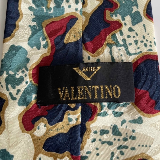 VALENTINO(ヴァレンティノ)のヴァレンティノ　ネクタイ  メンズのファッション小物(ネクタイ)の商品写真