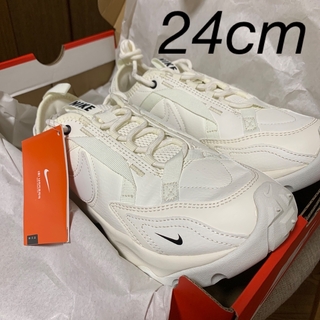 NIKE TC7900 DD9682-100 25.0cm　美品　送料込み