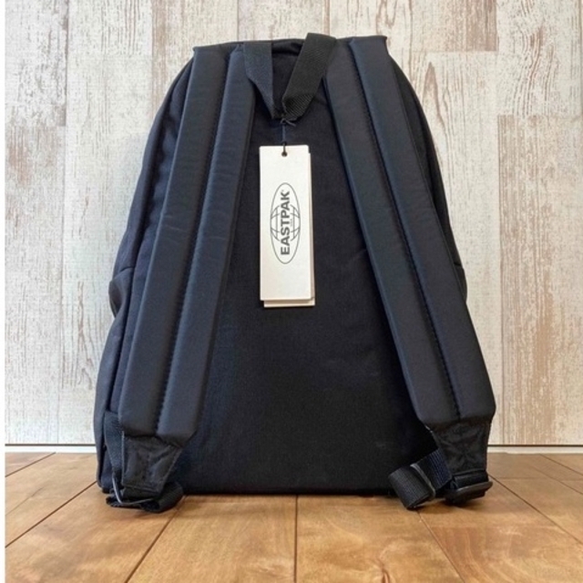 EASTPAK(イーストパック)の未使用 イーストパック(EASTPAK)定番パデットパッカー　ブラック メンズのバッグ(バッグパック/リュック)の商品写真