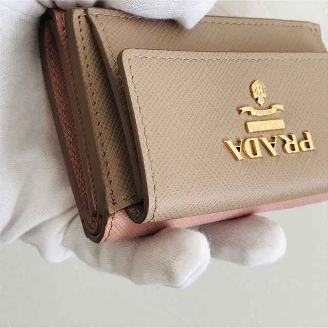 ✨極美品✨️プラダ PRADA 三つ折財布 サフィアーノ  水色 希少色 人気