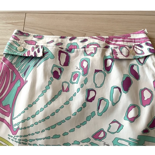 EMILIO PUCCI(エミリオプッチ)のEmilio Pucci エミリオプッチ　スカート　グリーン レディースのスカート(ひざ丈スカート)の商品写真
