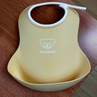 ベビービョルン(BABYBJORN)のベビービョルン　エプロン(お食事エプロン)