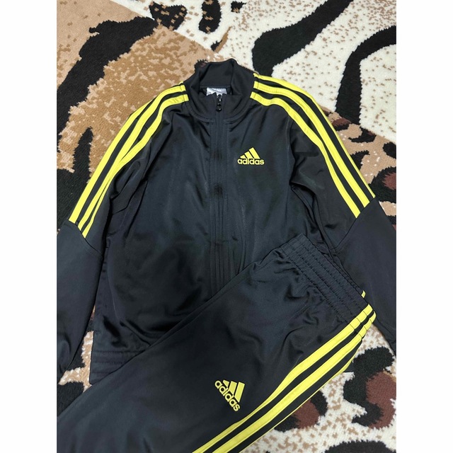 adidas(アディダス)のアディダス　ジャージセットアップ　サイズ120 キッズ/ベビー/マタニティのキッズ服男の子用(90cm~)(その他)の商品写真