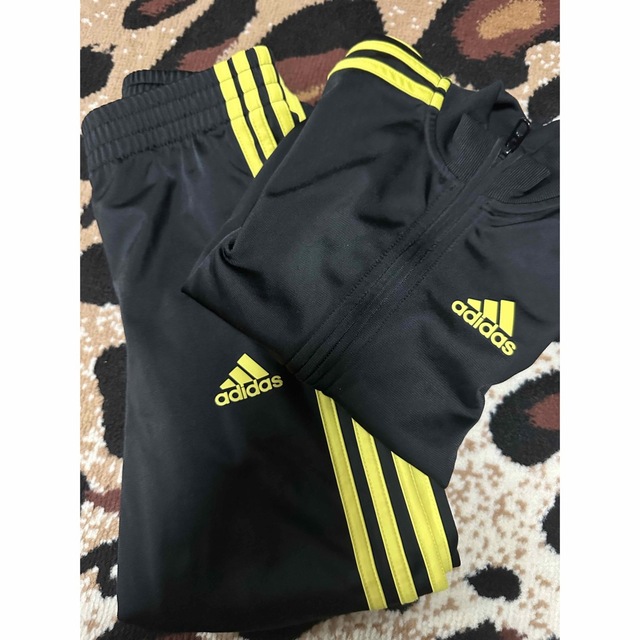 adidas(アディダス)のアディダス　ジャージセットアップ　サイズ120 キッズ/ベビー/マタニティのキッズ服男の子用(90cm~)(その他)の商品写真