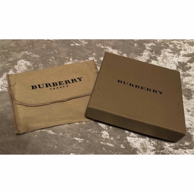 BURBERRY(バーバリー)の極美品 正規品 BURBERRY LONDONバーバリーチェック柄二つ折り財布 メンズのファッション小物(折り財布)の商品写真