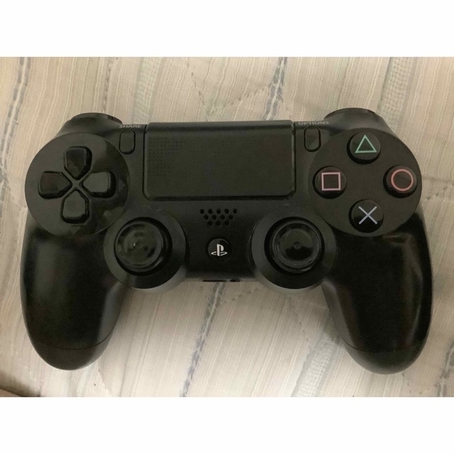 PlayStation4(プレイステーション4)のps4 PlayStation4 黒 500GB 本体＋コントローラー エンタメ/ホビーのゲームソフト/ゲーム機本体(家庭用ゲーム機本体)の商品写真