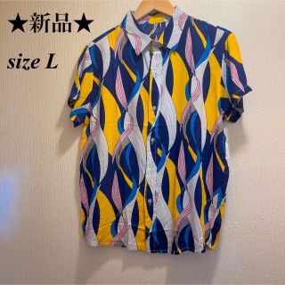 新品★ネイビー＆イエロー＆ピンク幾何学模様アロハシャツ★ブラウスユニセックス★L(シャツ)