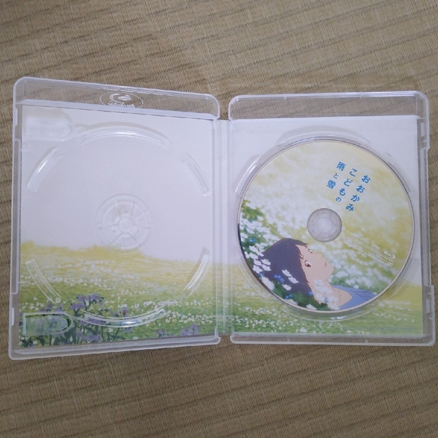 おおかみこどもの雨と雪　ブルーレイ エンタメ/ホビーのDVD/ブルーレイ(アニメ)の商品写真