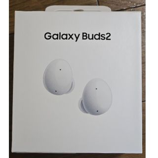 ギャラクシー(Galaxy)の【新品未開封】SAMSUNG  ホワイト  GALAXY  buds2(ヘッドフォン/イヤフォン)