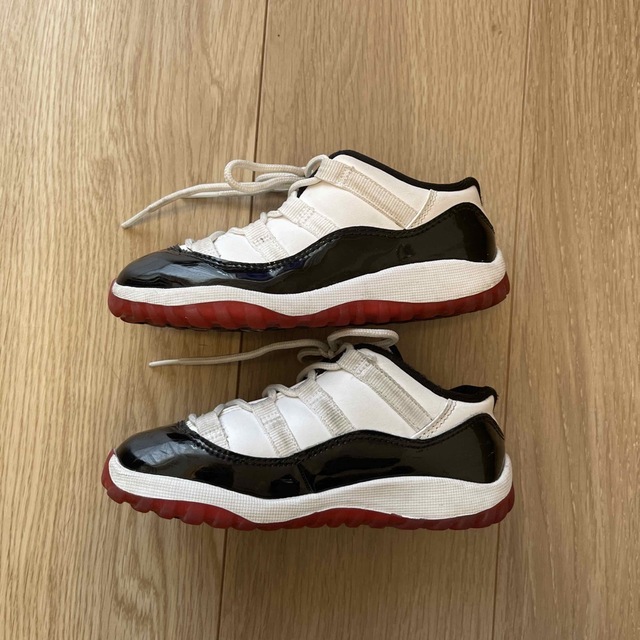 Jordan Brand（NIKE）(ジョーダン)のNIKE JORDAN 11 RETRO LOW 16㎝ キッズ/ベビー/マタニティのキッズ靴/シューズ(15cm~)(スニーカー)の商品写真