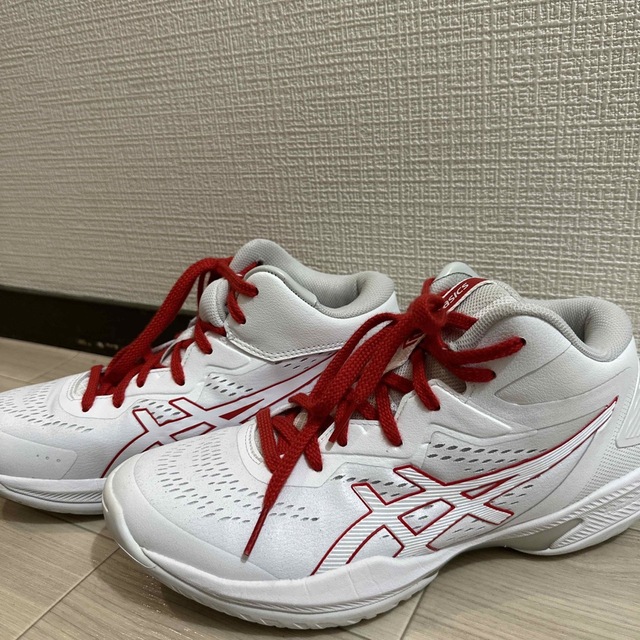 asics(アシックス)のアシックス　バッシュ　GELHOOP V15 レディースの靴/シューズ(スニーカー)の商品写真