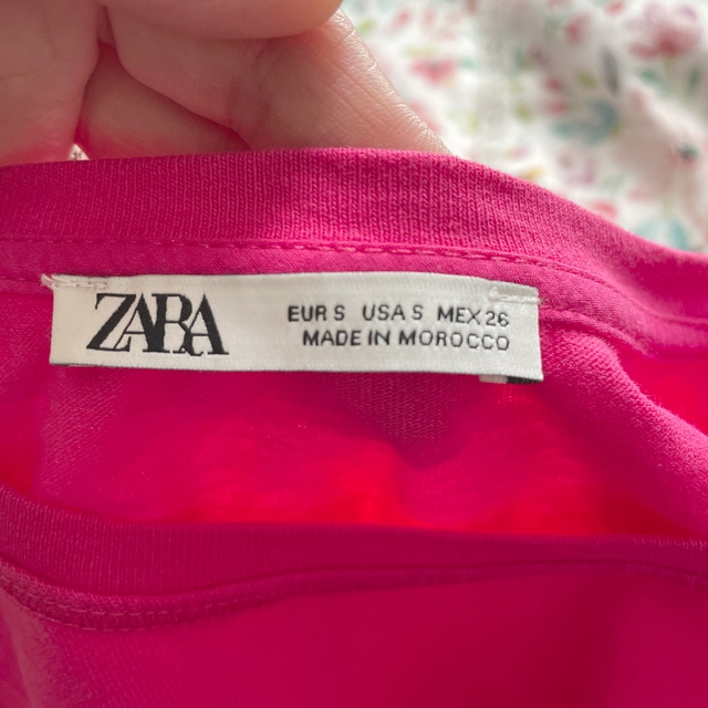 ZARA(ザラ)のZARA 裾フレアTシャツ レディースのトップス(Tシャツ(半袖/袖なし))の商品写真