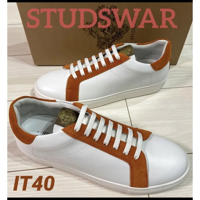 【新品】STUDSWAR(スタッズウォー) ホワイト/オレンジ 40 メンズの靴/シューズ(スニーカー)の商品写真