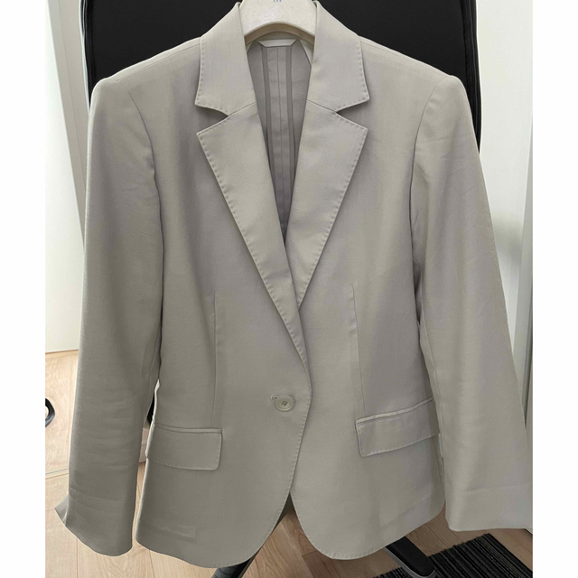 THE SUIT COMPANY(スーツカンパニー)の春夏　ライトグレーウォッシャブル八分袖ジャケット レディースのジャケット/アウター(テーラードジャケット)の商品写真