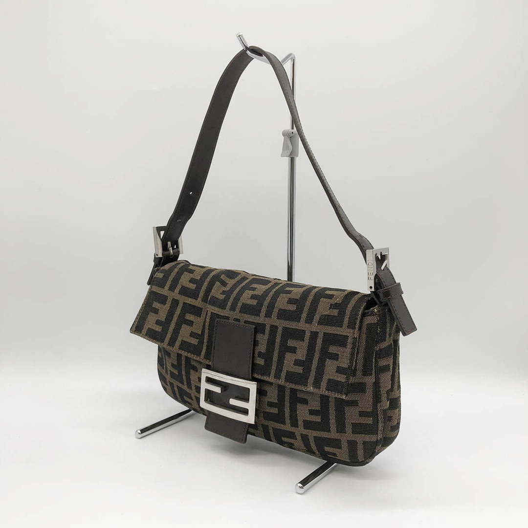 FENDI - セール 美品 FENDI フェンディ マンマバケット ズッカ