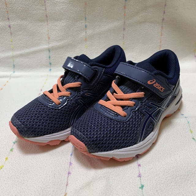 asics(アシックス)のアシックス キッズ スニーカー 17 キッズ/ベビー/マタニティのキッズ靴/シューズ(15cm~)(スニーカー)の商品写真