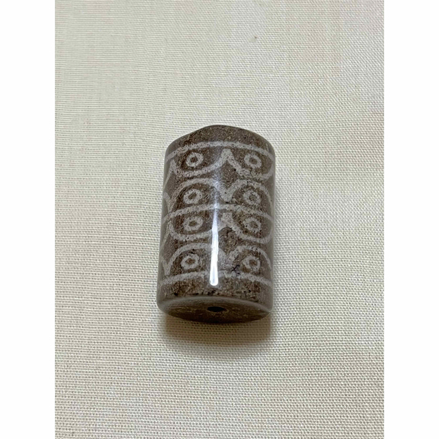 全体朱砂&希少図案!〉連座24眼天珠-