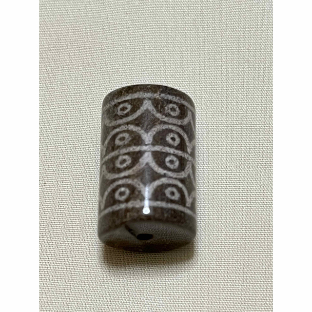 全体朱砂&希少図案!〉連座24眼天珠-