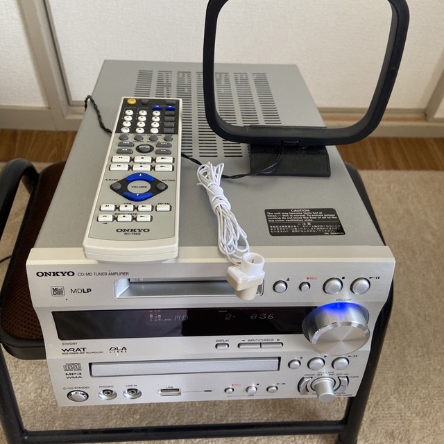 ONKYO、CD/MDチュ-ナ-アンプ　F R-Ｎ9ＳX本体　 スマホ/家電/カメラのオーディオ機器(アンプ)の商品写真