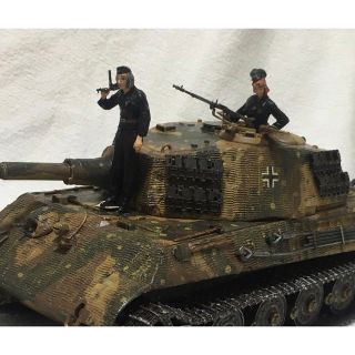 1/35 WW2 ドイツ女性戦車兵　フィギュア2体セット完成品②(模型/プラモデル)