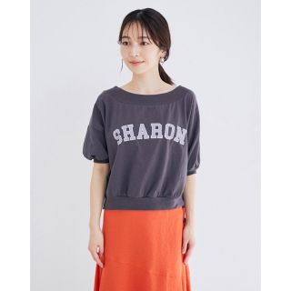 マルイ(マルイ)の美品　ロゴTシャツ　ショート丈　ボートネック　グレートップス　パフスリーブ(Tシャツ/カットソー(半袖/袖なし))